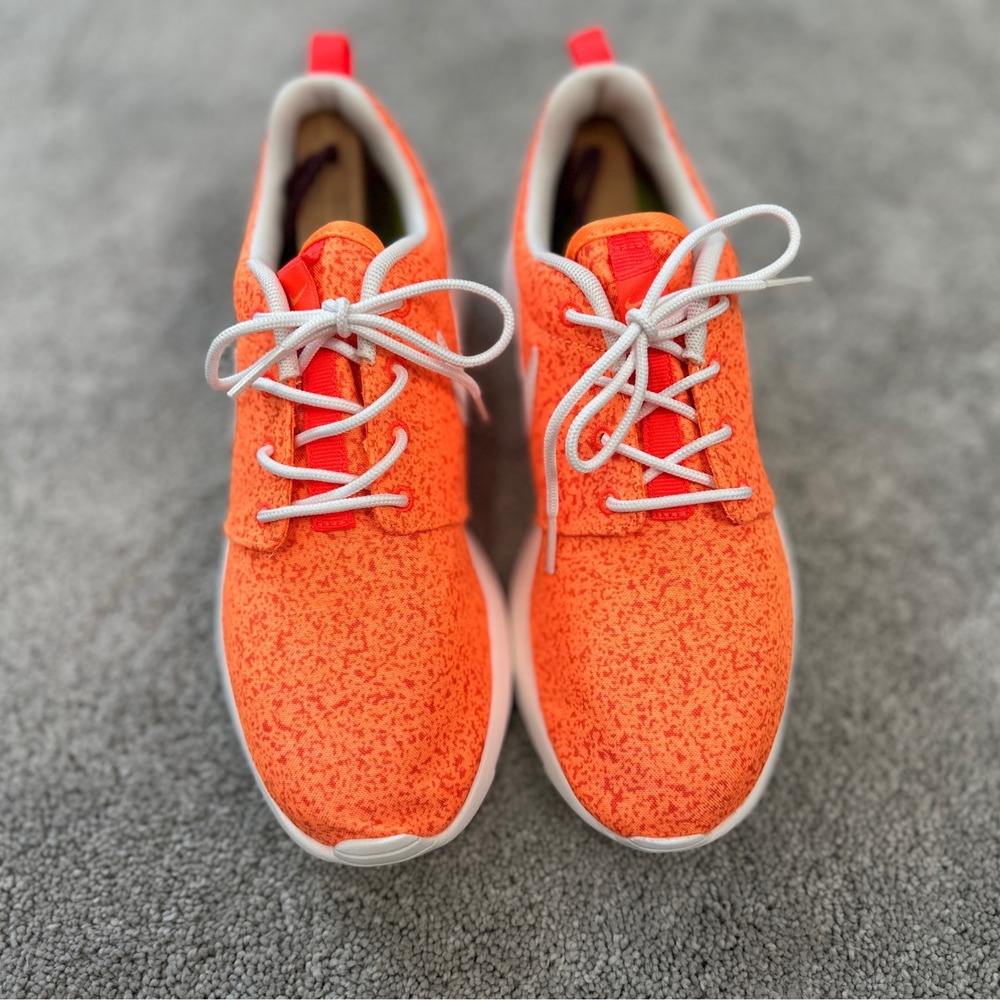 Nike Roshe One Running‎ Shoes Womens 7 Total Crimson Orange 511882-800